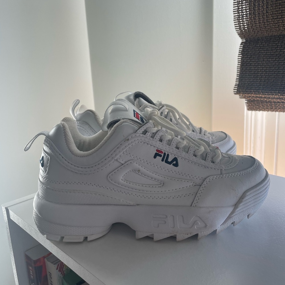 Fila tennis shoes, size 6, worn once